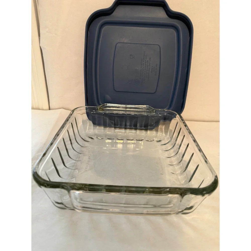 Anchor Hocking 8x8‎ Glass Baking Dish with Navy Blue Lid Square 2 Quart USA Made